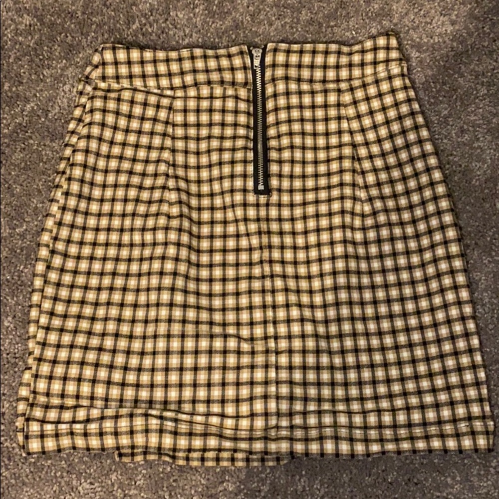 Garage skirt